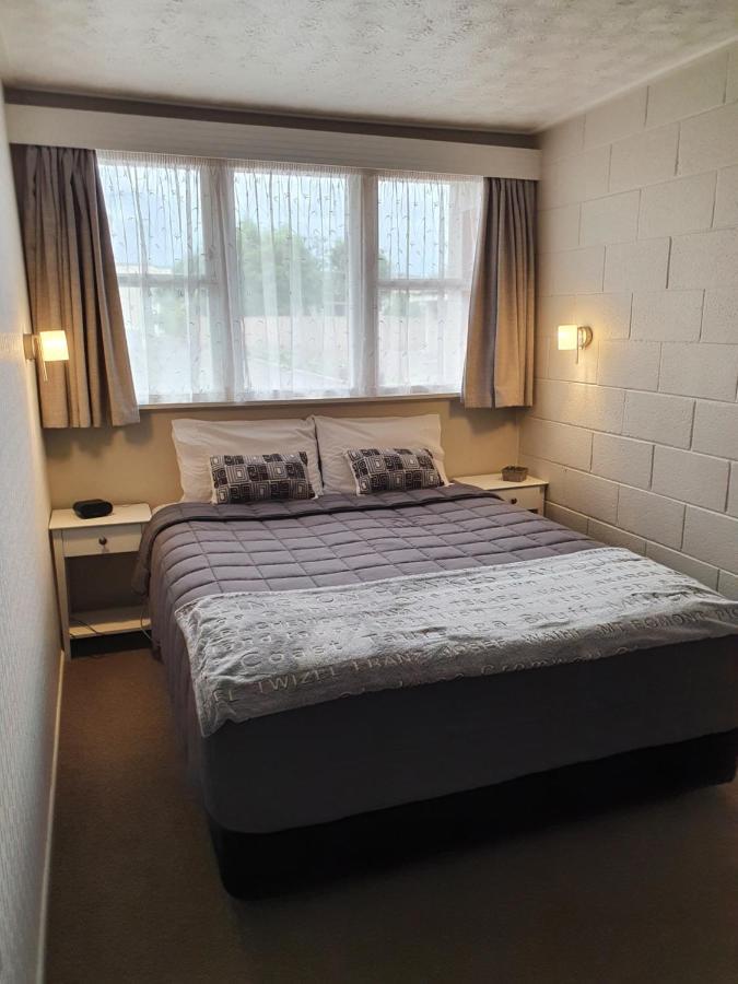 Gardner Court Motel Napier Bagian luar foto