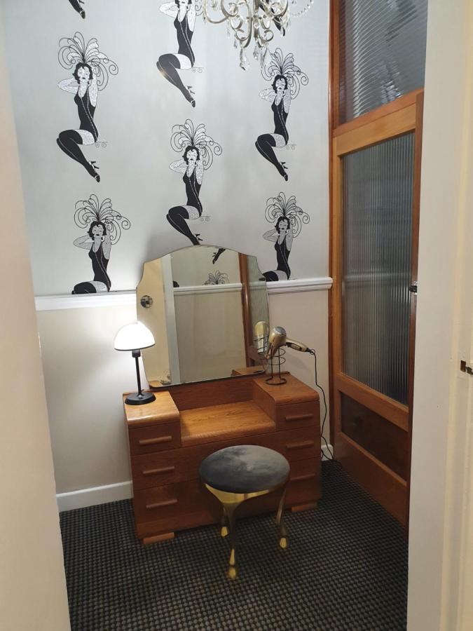 Gardner Court Motel Napier Bagian luar foto