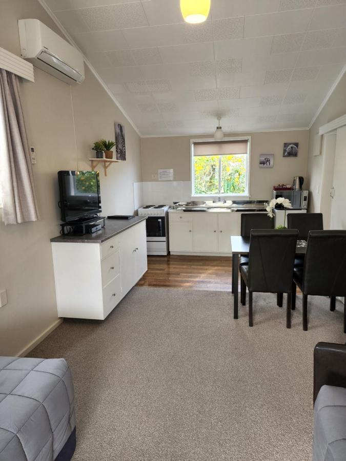 Gardner Court Motel Napier Bagian luar foto
