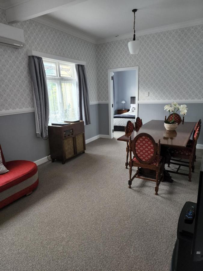 Gardner Court Motel Napier Bagian luar foto