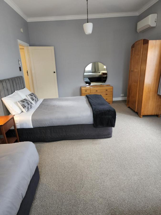 Gardner Court Motel Napier Bagian luar foto