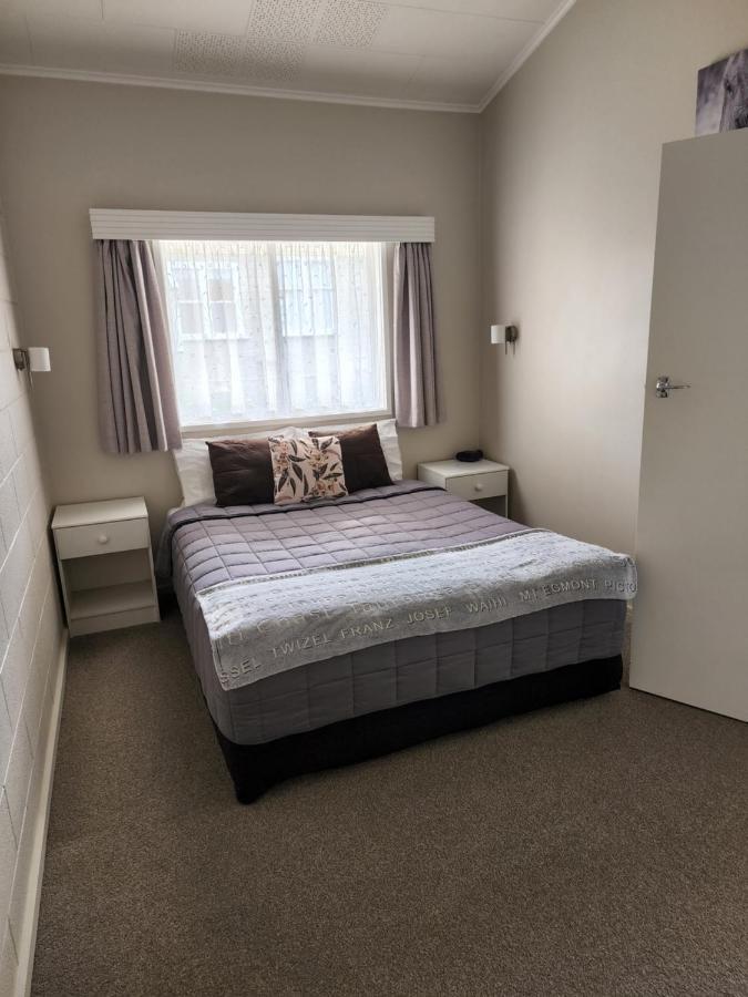Gardner Court Motel Napier Bagian luar foto