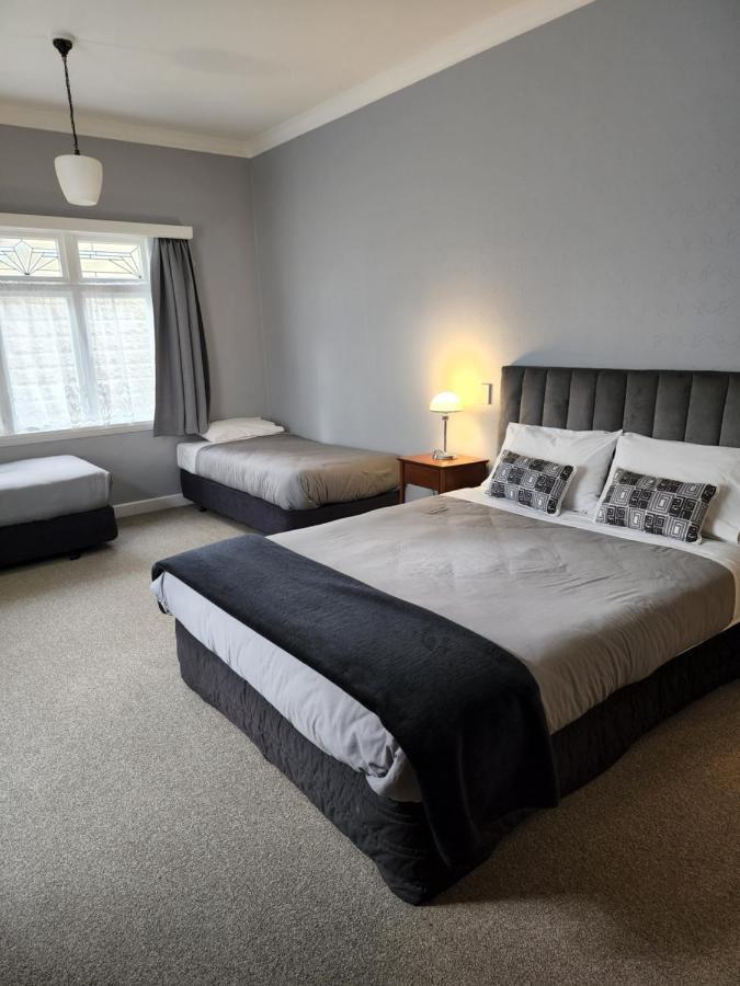 Gardner Court Motel Napier Bagian luar foto