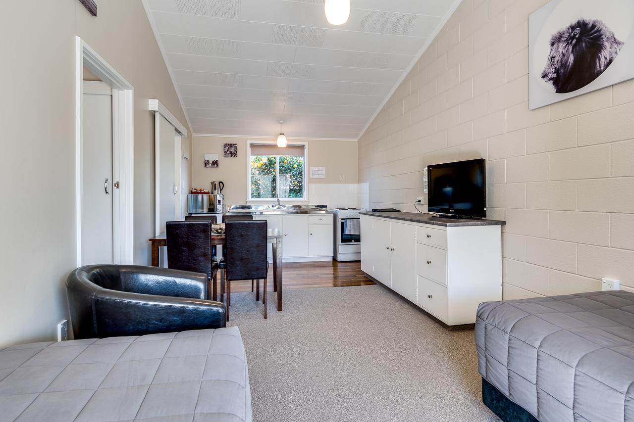 Gardner Court Motel Napier Bagian luar foto