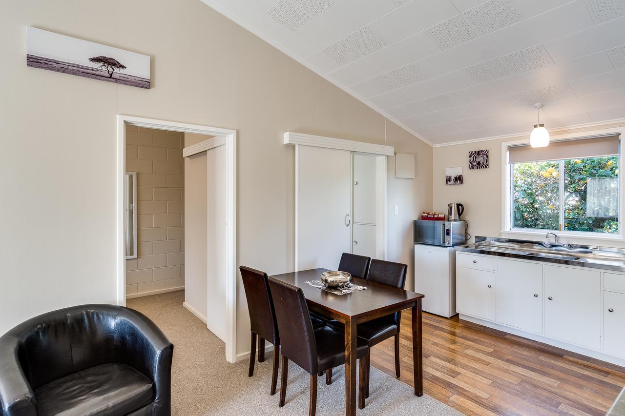 Gardner Court Motel Napier Bagian luar foto