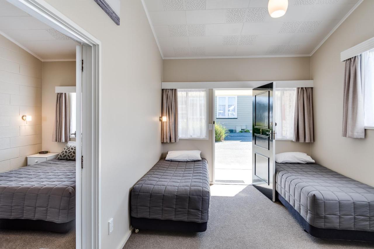 Gardner Court Motel Napier Bagian luar foto