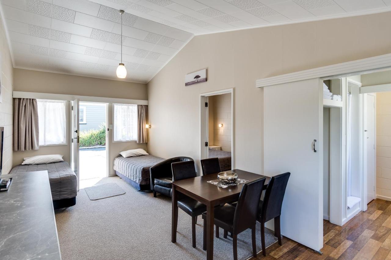 Gardner Court Motel Napier Bagian luar foto