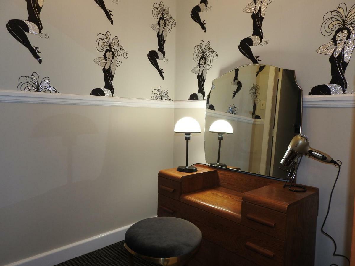 Gardner Court Motel Napier Bagian luar foto