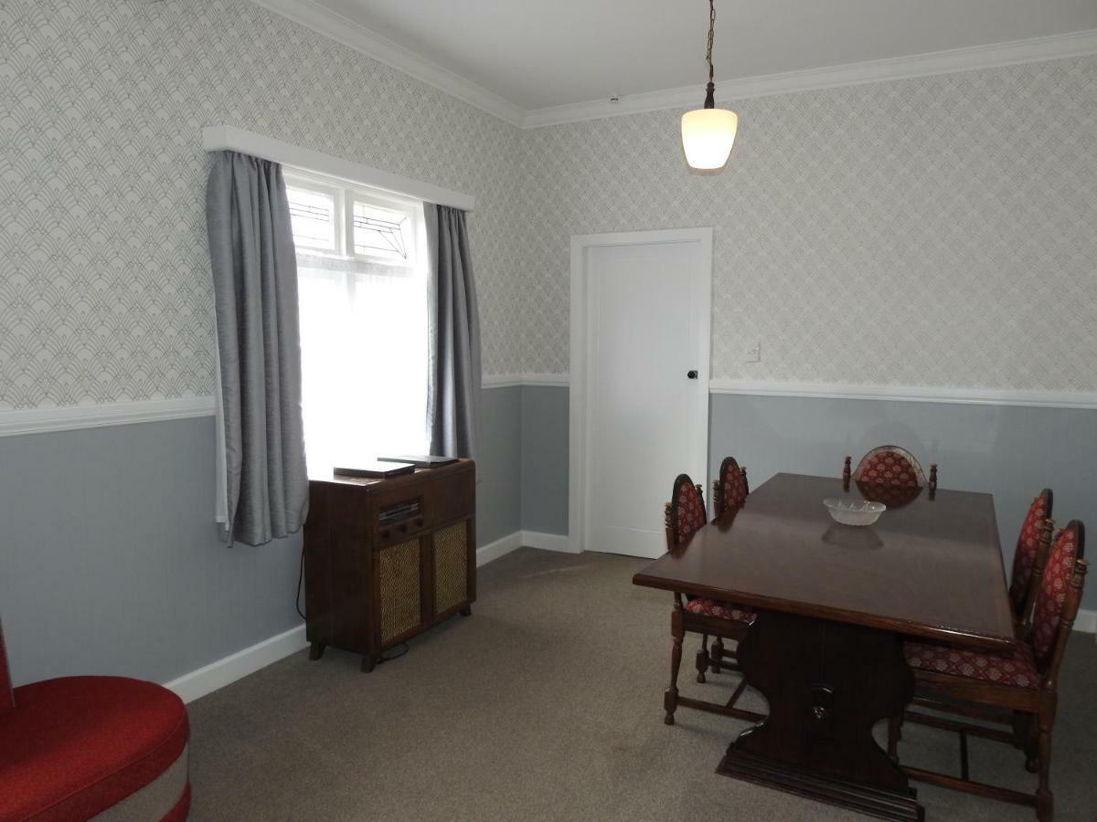 Gardner Court Motel Napier Bagian luar foto
