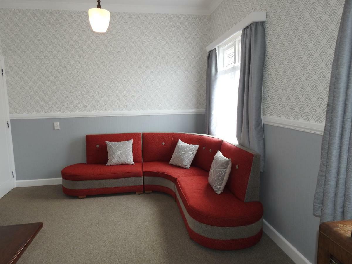 Gardner Court Motel Napier Bagian luar foto